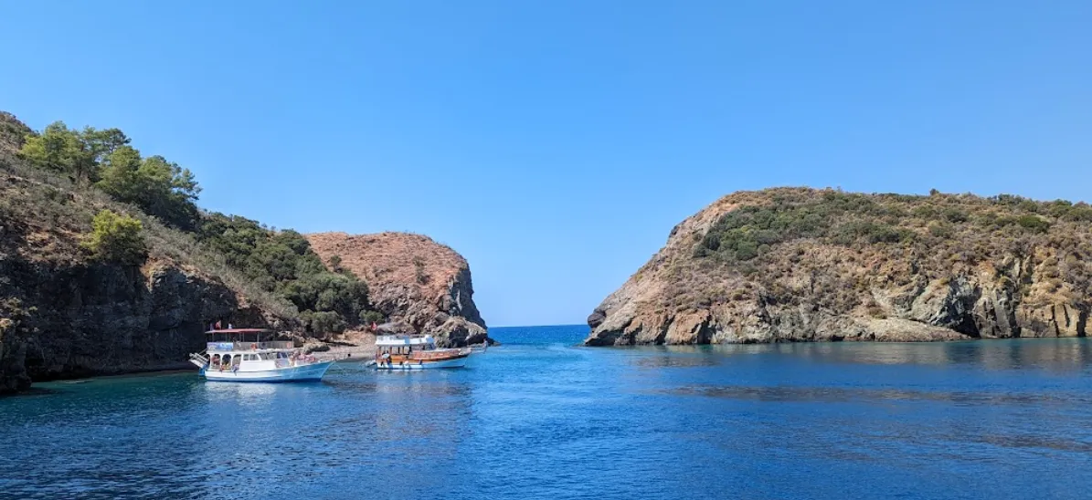 Delikli Island (Hole Island)