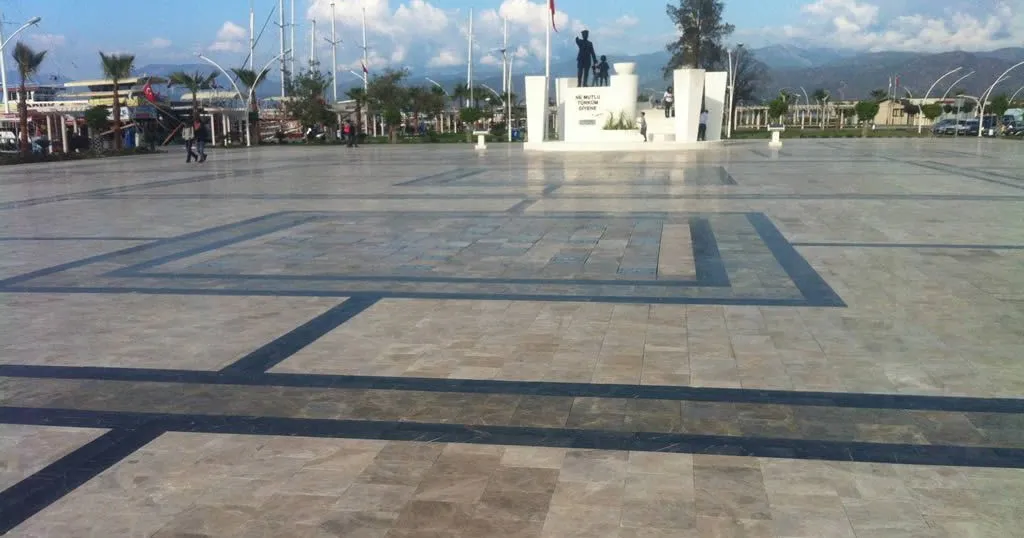 ベシュカザ広場