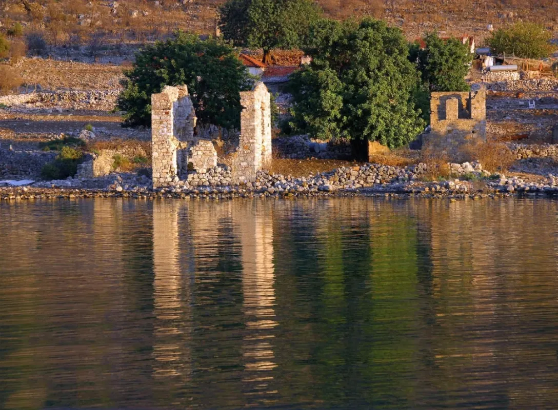 Tersane Island (Shipyard Island)